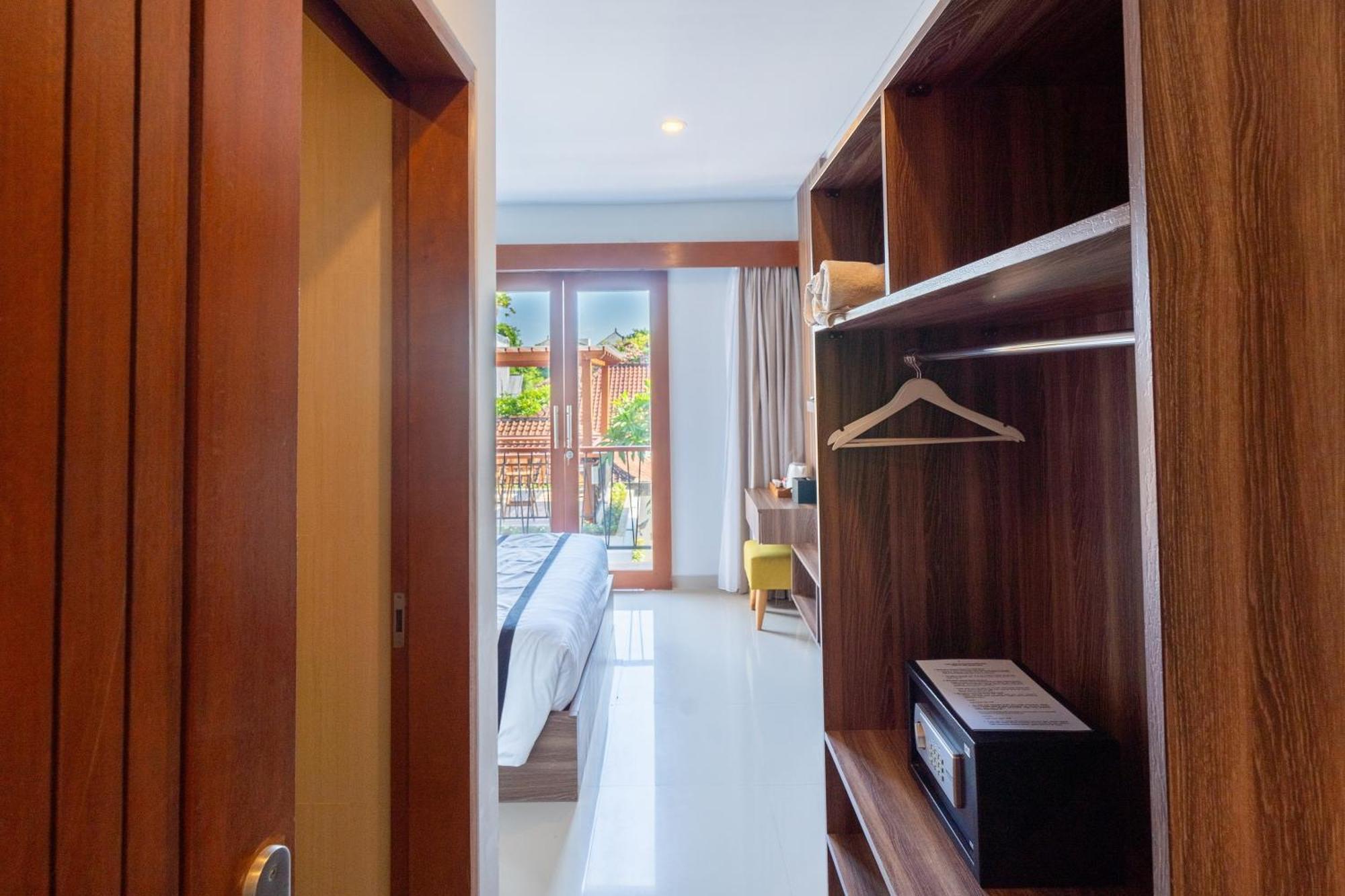 Mahesa Suites Seminyak Exterior foto